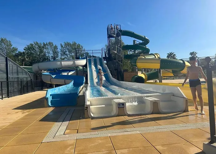 Cosy A Avec Piscine Partagee *